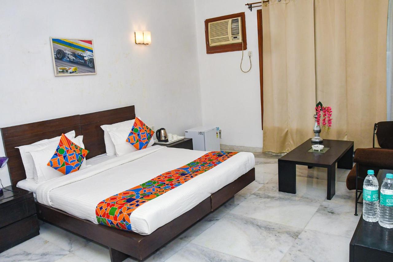 Fabhotel Premium Gurgaon Exterior photo