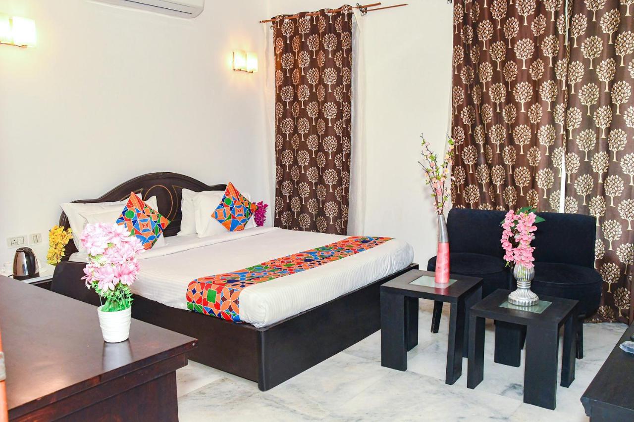 Fabhotel Premium Gurgaon Exterior photo