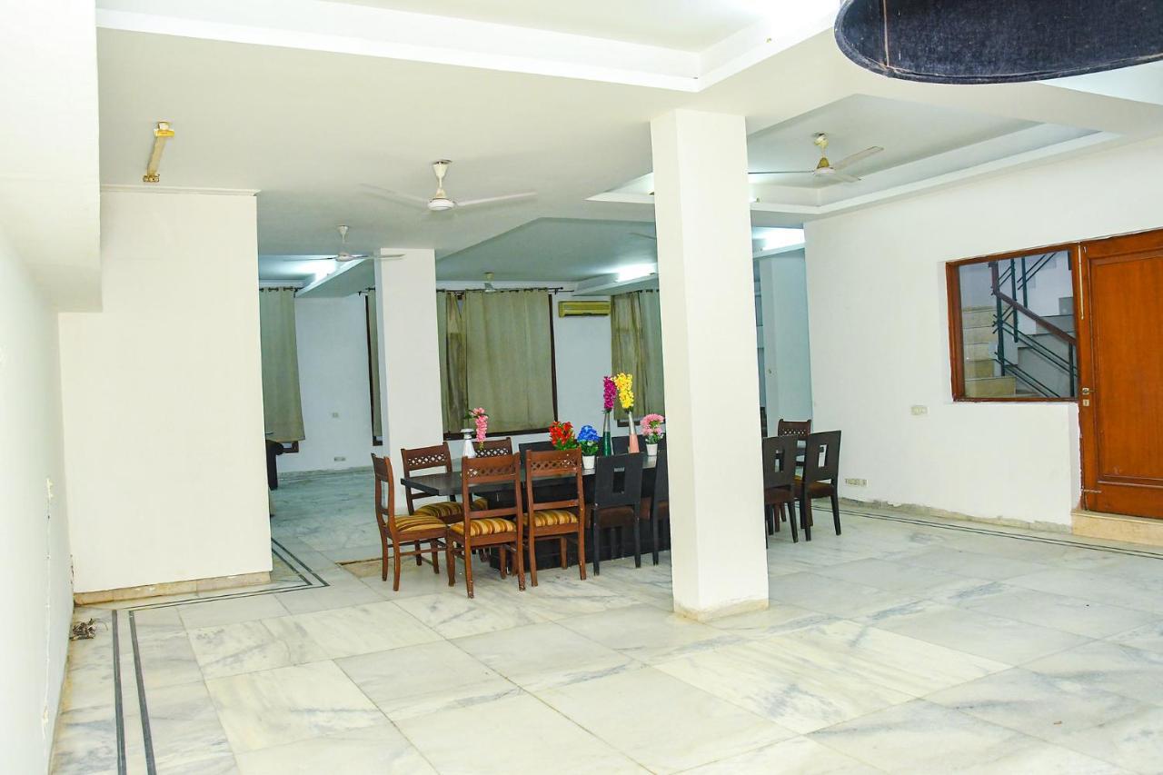 Fabhotel Premium Gurgaon Exterior photo